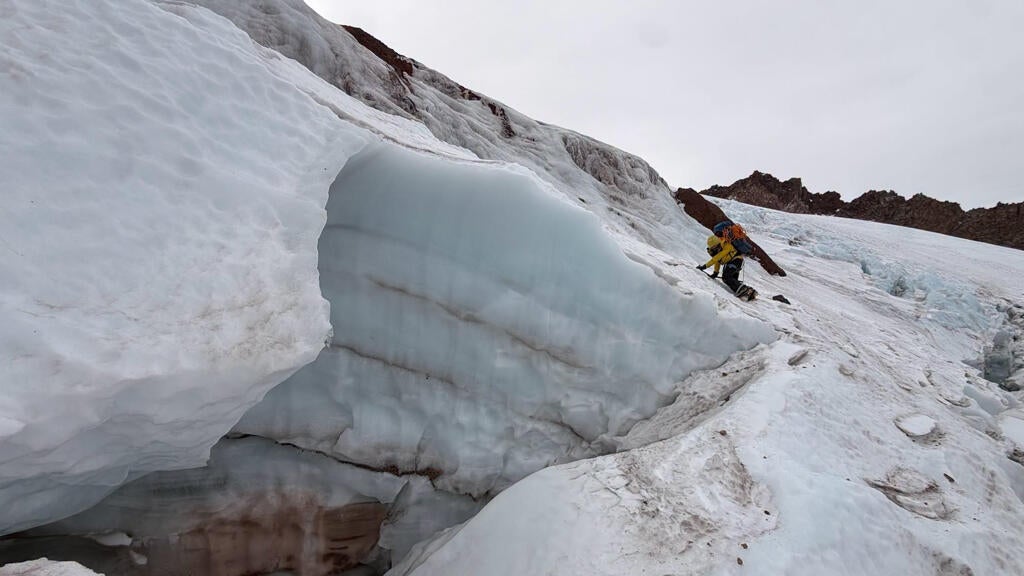 Florida man injured climbing California's Mount Shasta rescued after 2 nights in freezing temps — CBS Bay Area (KPIX), Round Rock Technology news