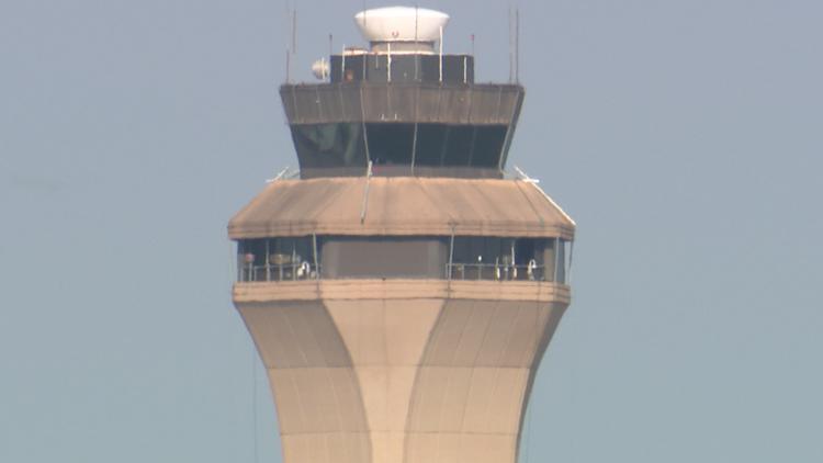Flight precautionarily evacuated at Houston's Bush Airport after sensor indicated smoke in cabin, airline says — KHOU 11 (Houston), Round Rock Community news