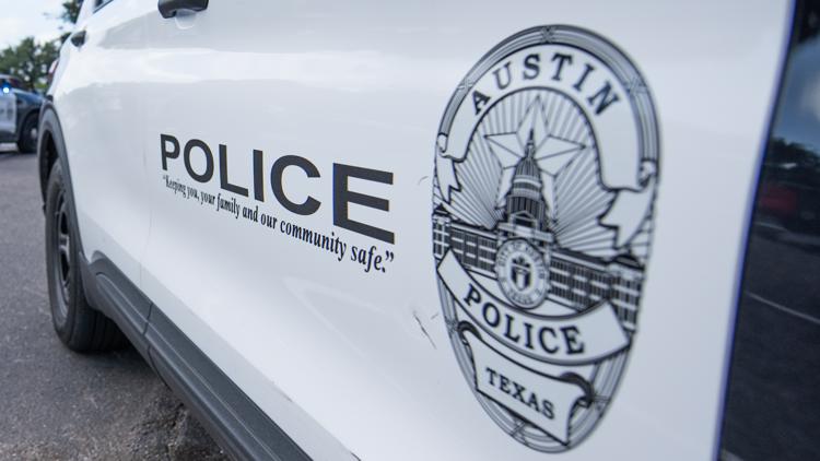 Austin police looking for woman accused of stealing pickup truck, fleeing scene of wreck — Round Rock Community news