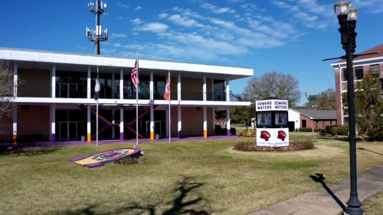 Edward Waters University celebrates 160 years of history during homecoming week — First Coast News Local, Round Rock Schools news